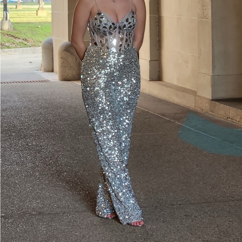 🪩 Jasz couture silver jumpsuit 🪩